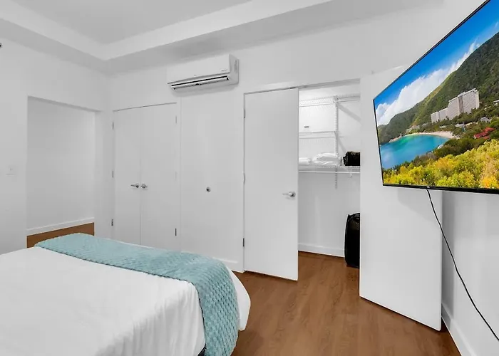 Sleek 1br Near Bokcenter-gym,lounge,balcony,petok Apartment